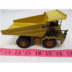 DIE CAST CATERPILLAR DUMP TRUCK (METAL)