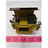 Image 2 : DIE CAST CATERPILLAR DUMP TRUCK (METAL)