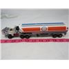 Image 2 : LOT OF TOY VEHICLES (ESSO TRUCK, SEMI VEHICLE TRAILER, TRAIN, RANGE ROVER, RENGEGADE) *MAJORETTE*