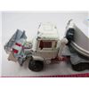 Image 3 : LOT OF TOY VEHICLES (ESSO TRUCK, SEMI VEHICLE TRAILER, TRAIN, RANGE ROVER, RENGEGADE) *MAJORETTE*