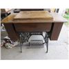 Image 1 : SINGER DESK SEWING MACHINE (29" X 17.5" X 36")