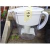 Image 2 : 1 GALLON CROCK WITH LID AND HANDLE (SMALL CHIPS)