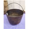 Image 1 : CAST IRON 3 FOOTED COOKING POT