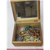 Image 2 : JEWELRY BOX (WOOD) *FULL OF COSTUME JEWELRY: EARRINGS, BROOCHES, ETC* (6.5" X 3.5" X 5.5")