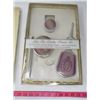 Image 3 : COMB AND BRUSH "DRESSER SET" *MISSING COMB AND MIRROR* (COMES IN ORIGINAL PACKAGING)