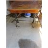 Image 1 : DESK