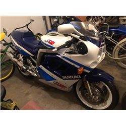 EXCLUSIVE MOTORCYCLE COLLECTION 1989 GSXR1100R 1989 GIXXER MINT SHOW ROOM RARE