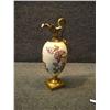 Image 1 : Une aiguière en porcelaine de Royal Worcester à d