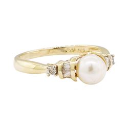 0.20 ctw Diamond and Pearl Ring - 14KT Yellow Gold