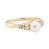 Image 1 : 0.20 ctw Diamond and Pearl Ring - 14KT Yellow Gold