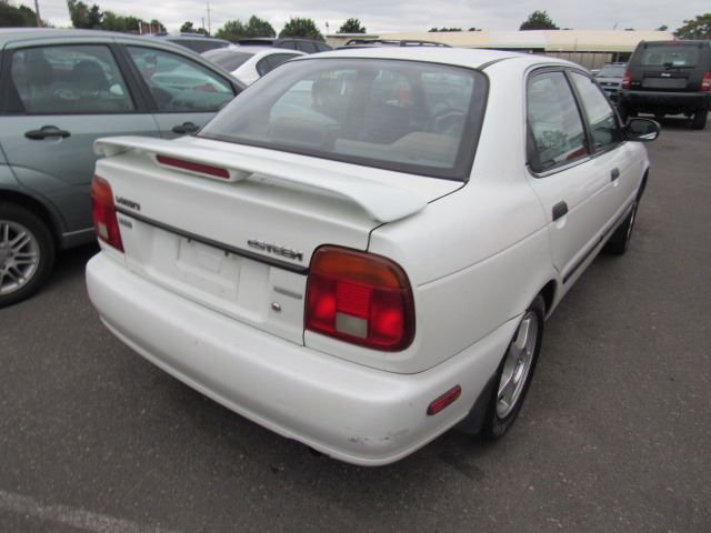 Suzuki esteem 2000