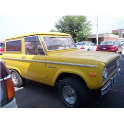 1976 FORD BRONCO, YELLOW, REALY SHARP, RUNS AND DRIVES,