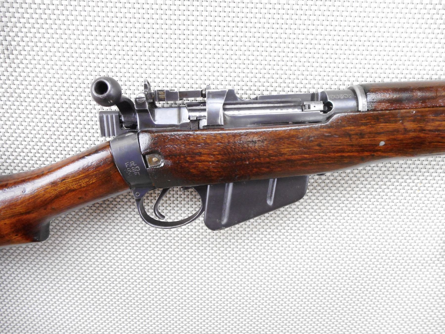 LEE ENFIELD , MODEL: NO5 JUNGLE CARBINE , CALIBER: 303 BR