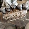 Image 1 : CONCRETE WELCOME PUPPIES