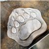 Image 3 : CONCRETE BEAR PAW PRINT
