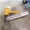Image 2 : BOSTITCH PNEUMATIC STRIP NAILER