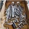 Image 2 : TRAY OF CRAFTSMAN WRENCHES AND SOCKETS