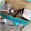 Image 2 : LOT OF DOOR KNOBS
