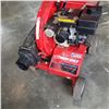 Image 2 : TROYBILT CHIPPER/VAC ON WHEELS
