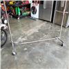 Image 2 : CLOTHING RACK