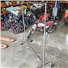 Image 4 : CLOTHING RACK