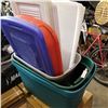 Image 1 : LOT OF 6 TOTES