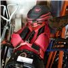 Image 2 : RED GOLF BAG W/ CLUBS AND CART
