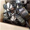 Image 3 : BOX OF HEADPHONES TABLET SCREEN DAMAGE AND 3DS