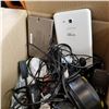 Image 4 : BOX OF HEADPHONES TABLET SCREEN DAMAGE AND 3DS