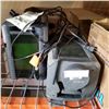 Image 2 : LOT OF 2 AQUARIUM PUMPS