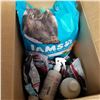 Image 2 : BOX OF MISC DOG SUPPLIES, CAT AND DOG TREATS, AND CAT FOOD