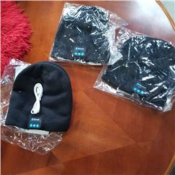 3 BLUETOOTH TOQUES