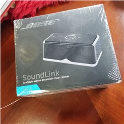 NEW BOSE SOUNDLINK B8 PORTABLE BLUETOOTH SPEAKER - UNAUTHENTICATED