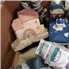 Image 2 : BOX OF HILLS CERAMIC HOUSES
