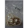 Image 3 : 2 BAGS OR PEARL JEWELLERY AND OTHER NECKLACE