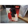 Image 2 : KNIFE SET, GRILL, VACUUM SEALER AND BAGS, TOASTER, AND CUP SET