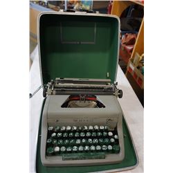 ROYAL KEYSTONE TYPEWRITER IN YELLOW CASE