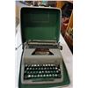 Image 1 : ROYAL KEYSTONE TYPEWRITER IN YELLOW CASE