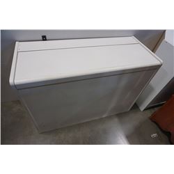 WHITE STORAGE TRUNK