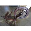 Image 2 : VINTAGE WOODEN SPINNING WHEEL