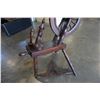 Image 3 : VINTAGE WOODEN SPINNING WHEEL