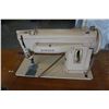 Image 3 : SINGER SEWING MACHINE IN TABLE