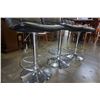 Image 3 : 3 BLACK GAS LIFT BAR STOOLS