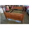 Image 2 : QUEENSIZE OAK BEDFRAME