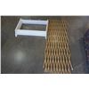 Image 1 : BAMBOO EXPANDING GRATE AND COAT HANGER WALL SHELF