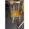 Image 2 : MAPLE KIDS TABLE AND 2 CHAIRS
