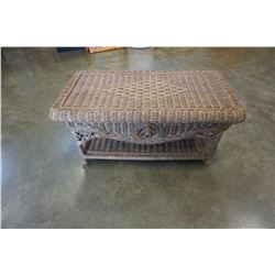 WICKER BENCH