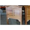 Image 2 : 2 SINGLE MAPLE HEADBOARDS