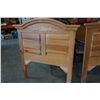 Image 4 : 2 SINGLE MAPLE HEADBOARDS