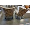Image 5 : 2 STUDDED OCCASIONAL CHAIRS